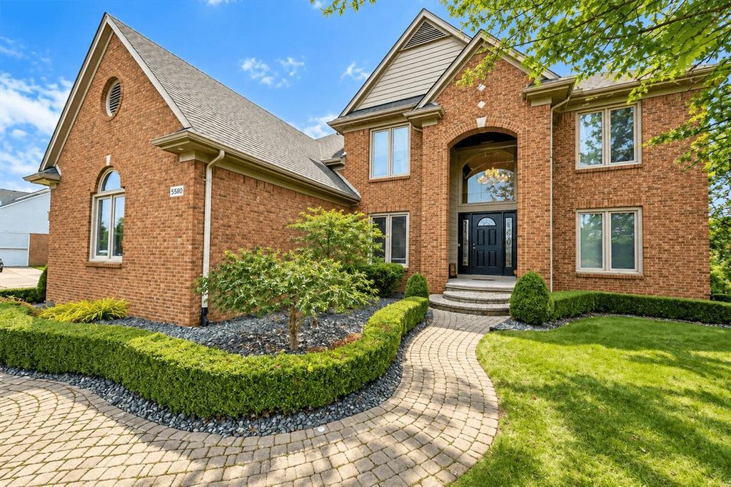 56360 Kirkridge Trail, Shelby Twp