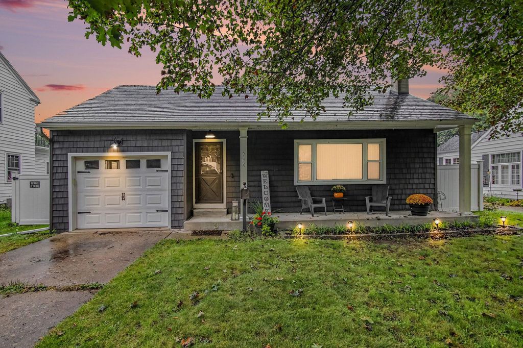 724 Crescent Road, Jackson