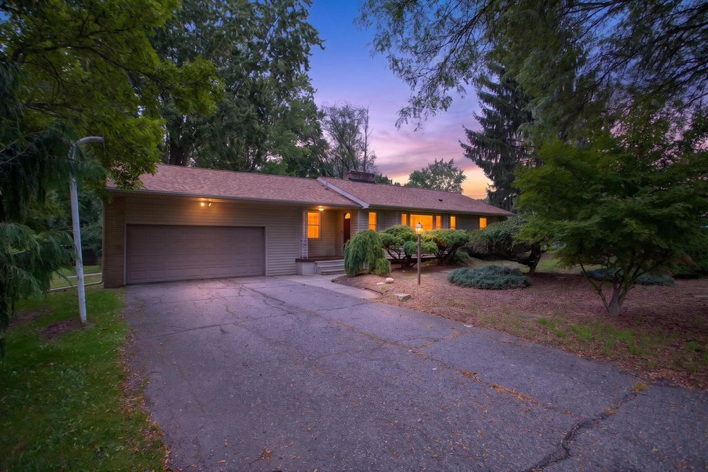 2400 Smiley Way, Jackson