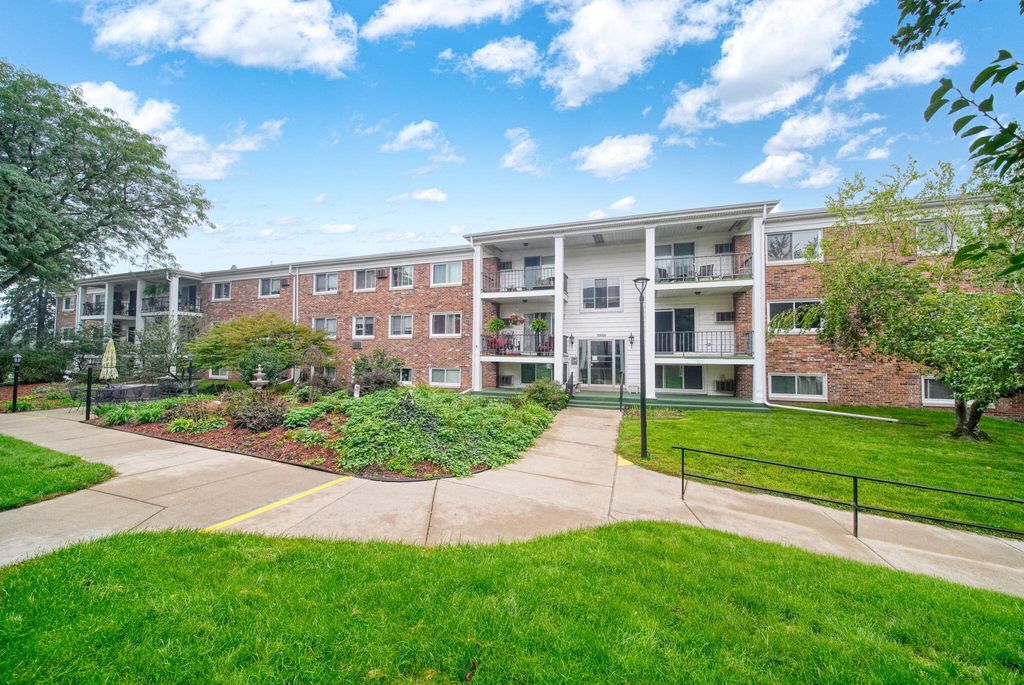 806 W Michigan Avenue Unit: 207w, Jackson