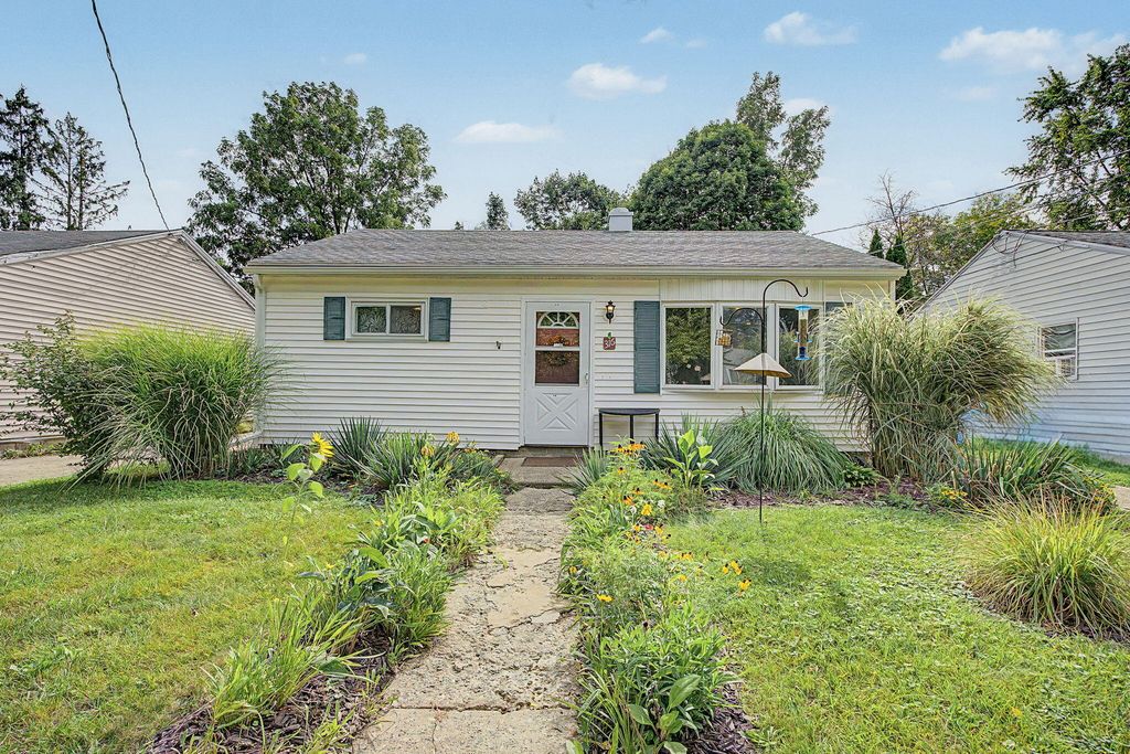 316 Cox Boulevard, Lansing