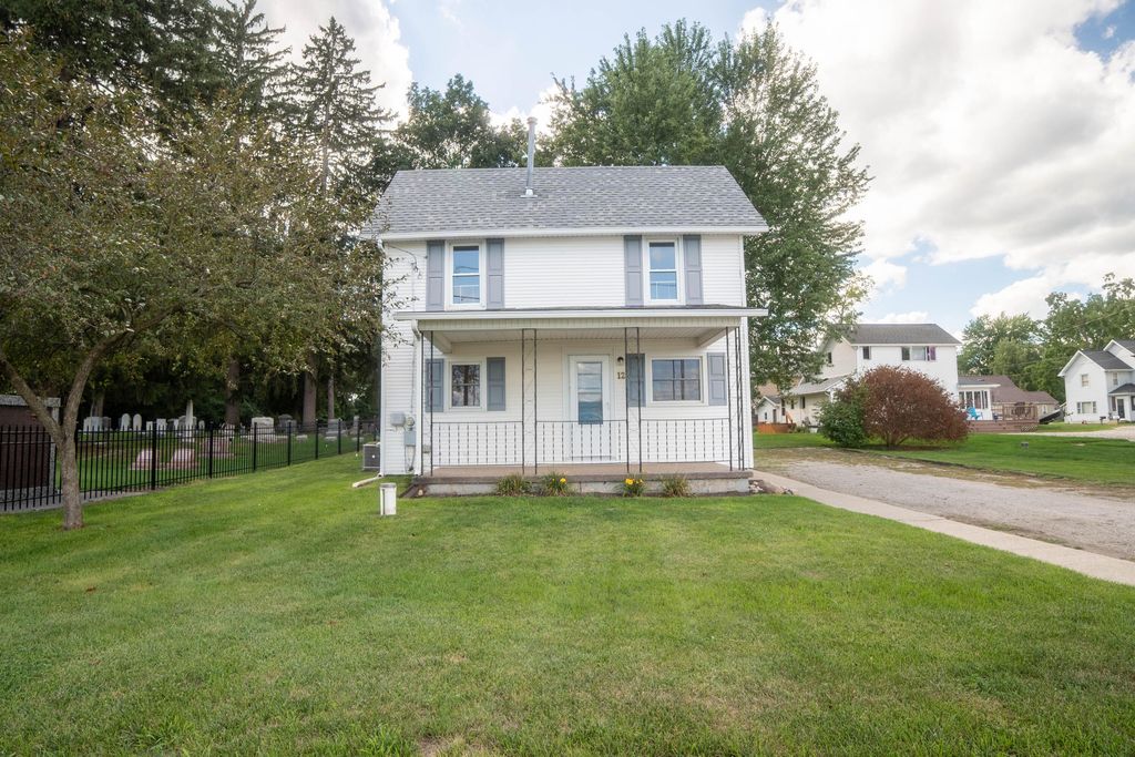 12 Hyde Road, Clarklake