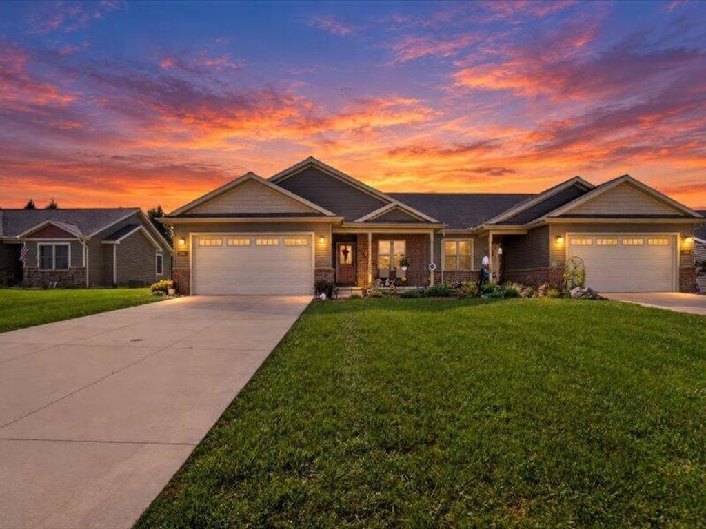 788 Meadows Court, Grass Lake
