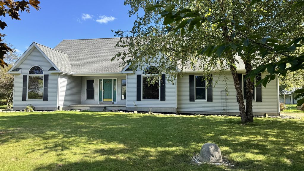 5261 N Rollin Highway, Manitou Beach