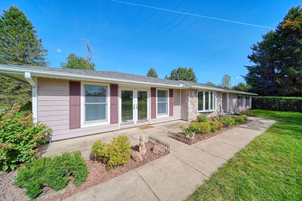 11033 Bellman Road, Grass Lake