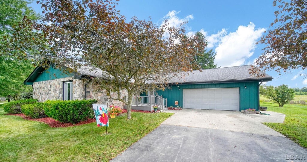 792 Meadowbrook Dr, Hudson city