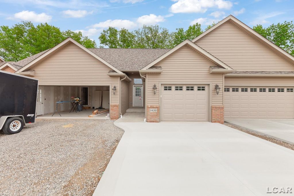 1639 Rivers Edge Ct, Madison charter township