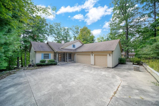 8443 Stephenson St, Cambridge township