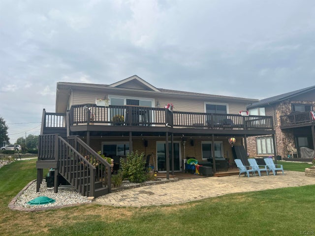 126 E Princess Dr, Columbia township