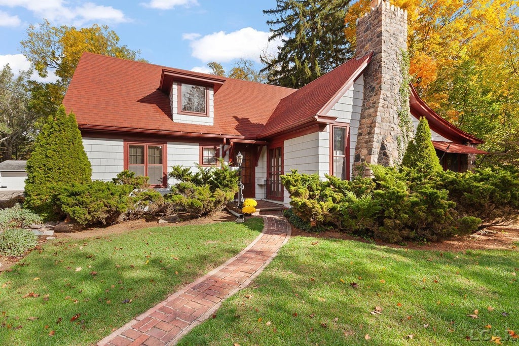 1058 Maumee St, Adrian city