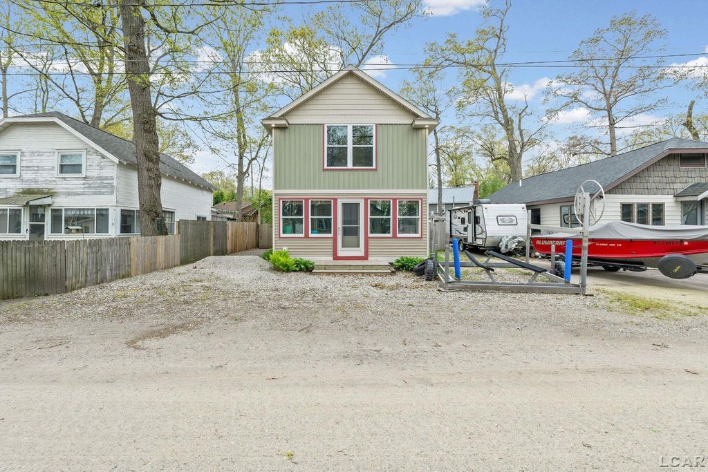 2128 Glenwood Ct, Norvell township