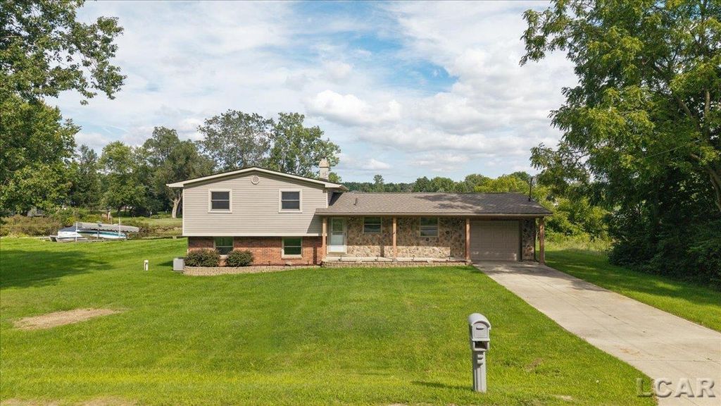 9315 Kingsley Dr, Cambridge township