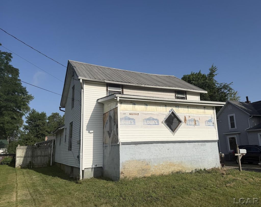 758 Caton, Adrian city