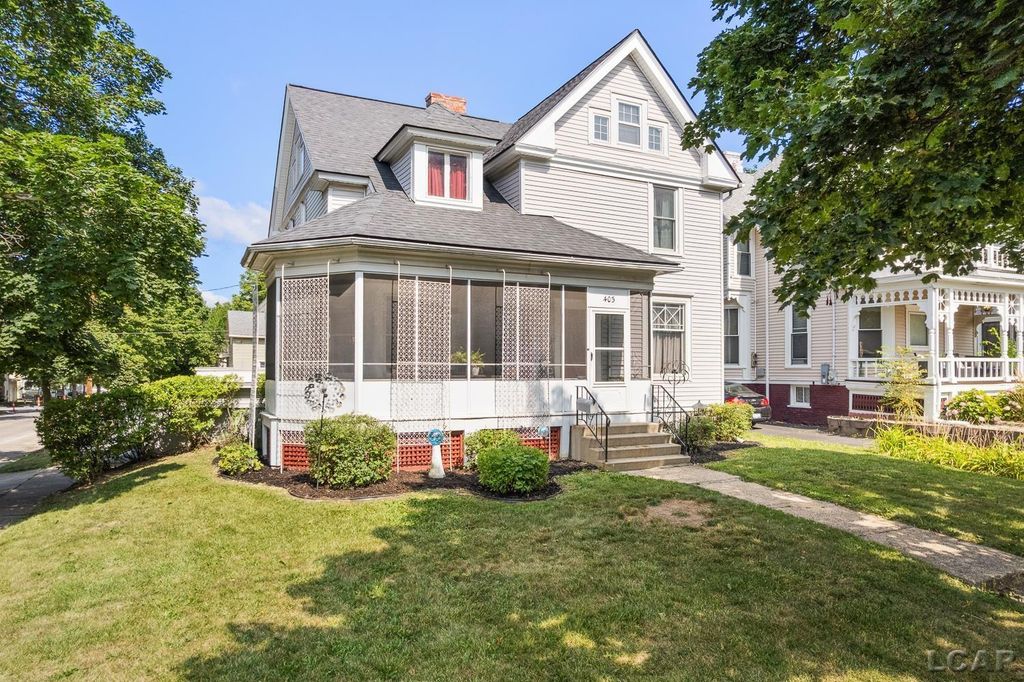 403 Finch St, Adrian