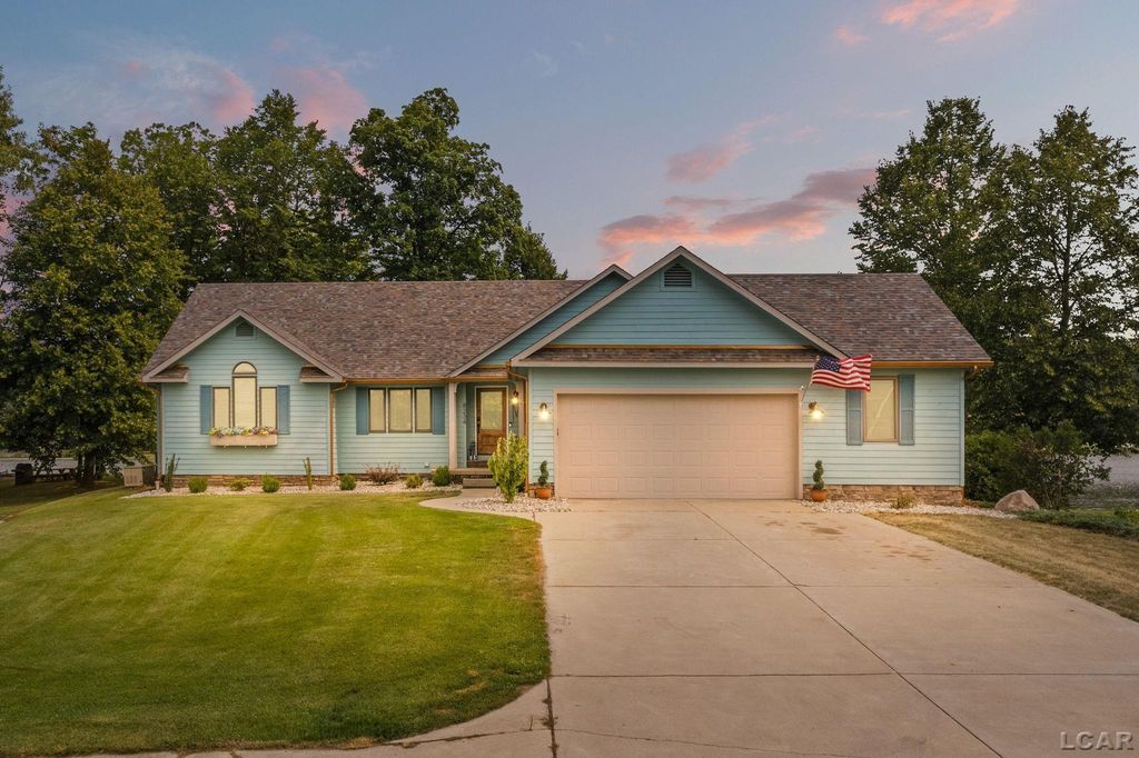 8234 Irish Mist Dr, Cambridge township