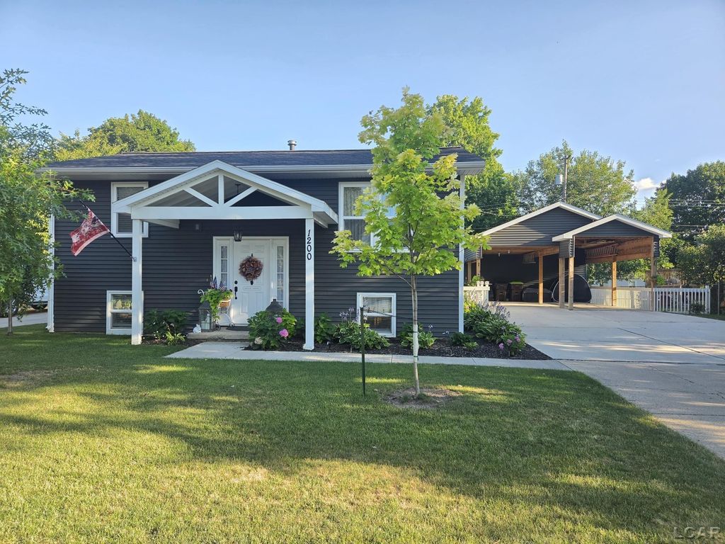 1200 W Pottawatamie St, Tecumseh city