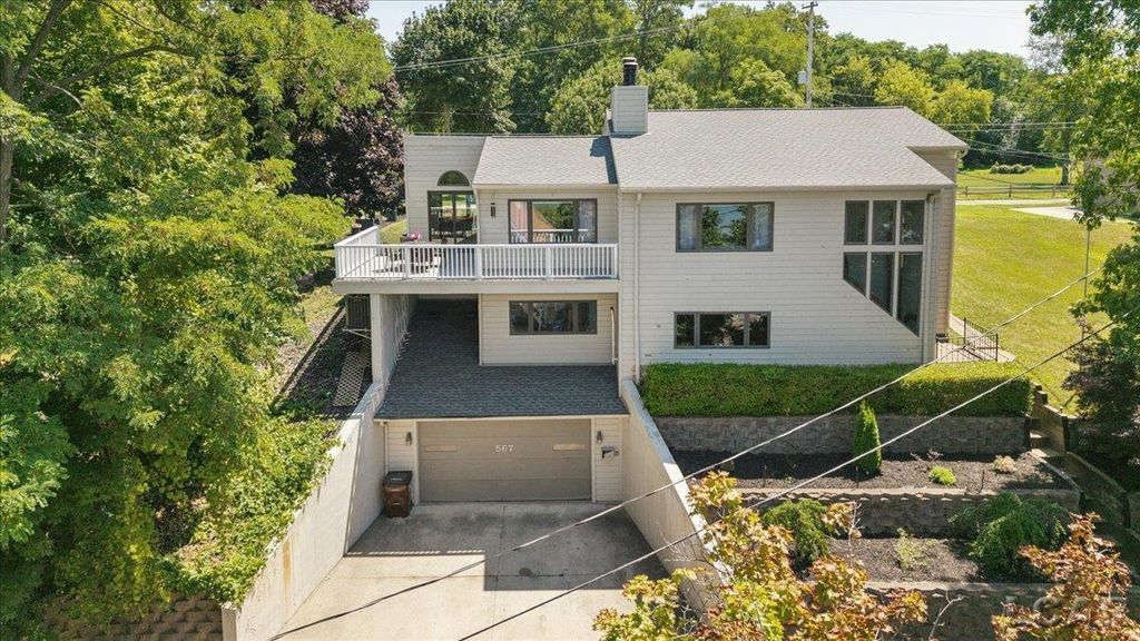 567 Pentecost Hwy, Franklin township
