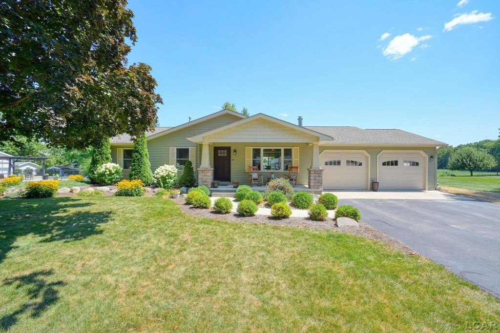 2915 Lee Marie Dr, Adrian township