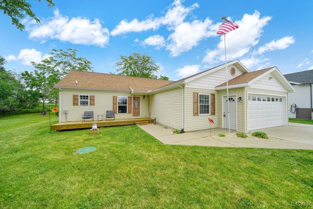 7577 Sherlock Dr, Cambridge township