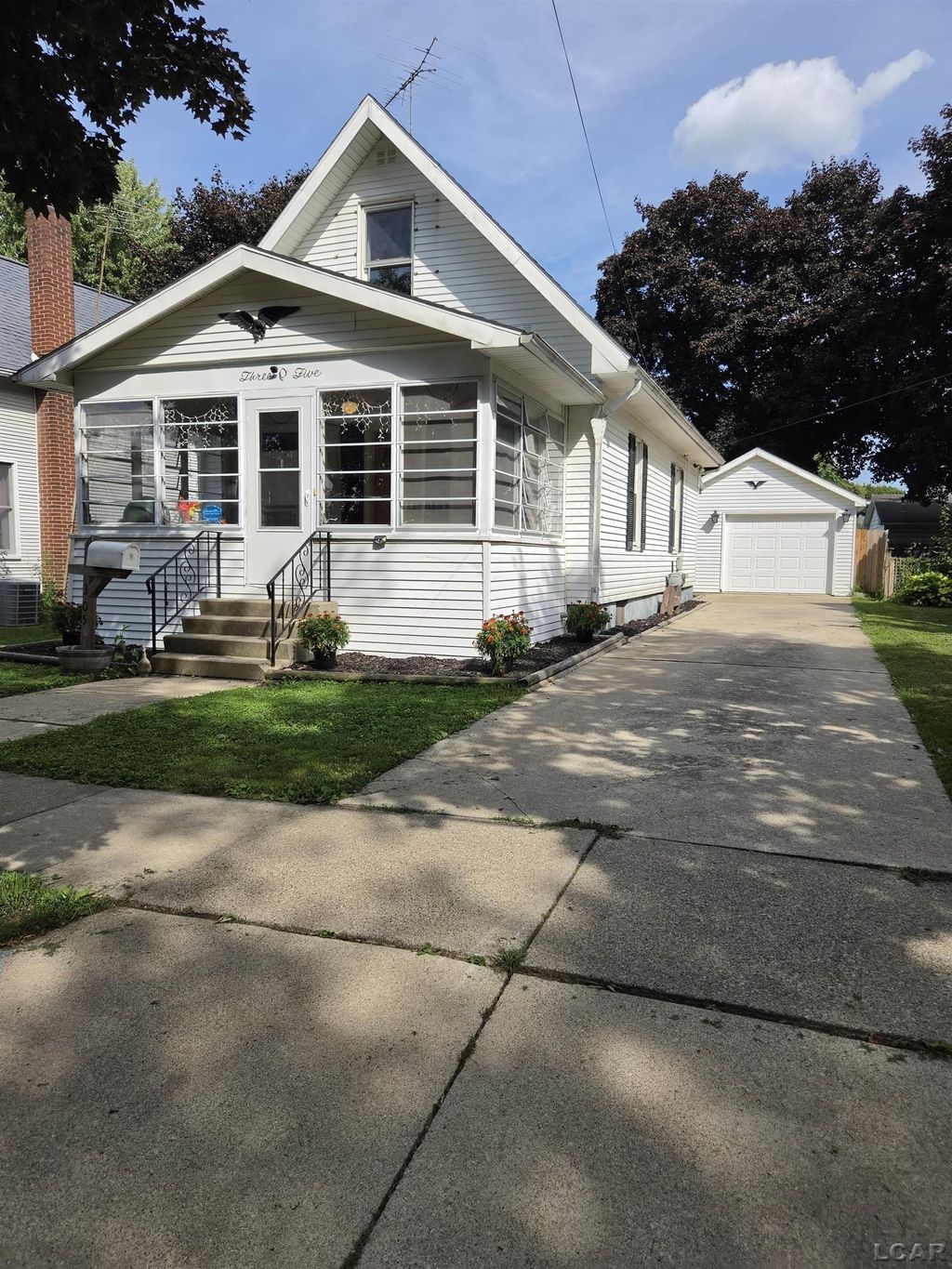 305 Giles Ave, Blissfield village