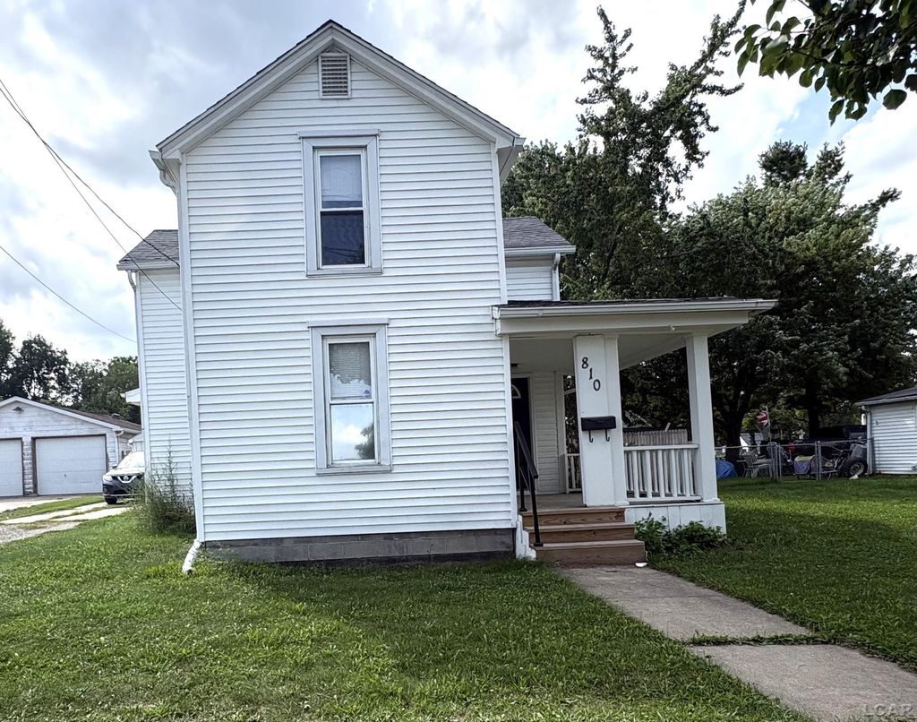 810 Division St, Adrian city