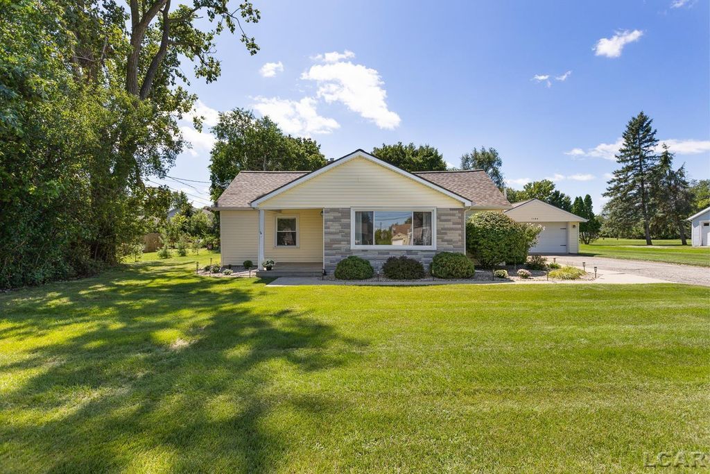1104 Sunset Dr, Tecumseh city