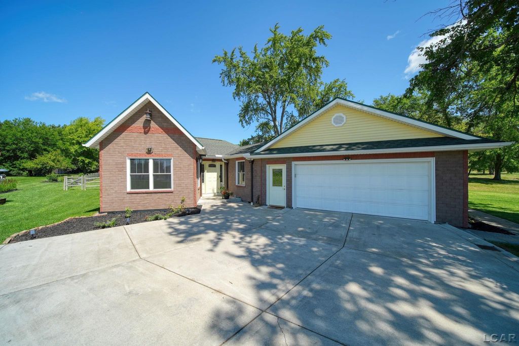 2301 Wolf Creek Hwy, Adrian township