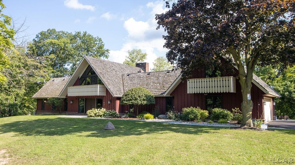 2453 Cedarwood Dr, Adrian township