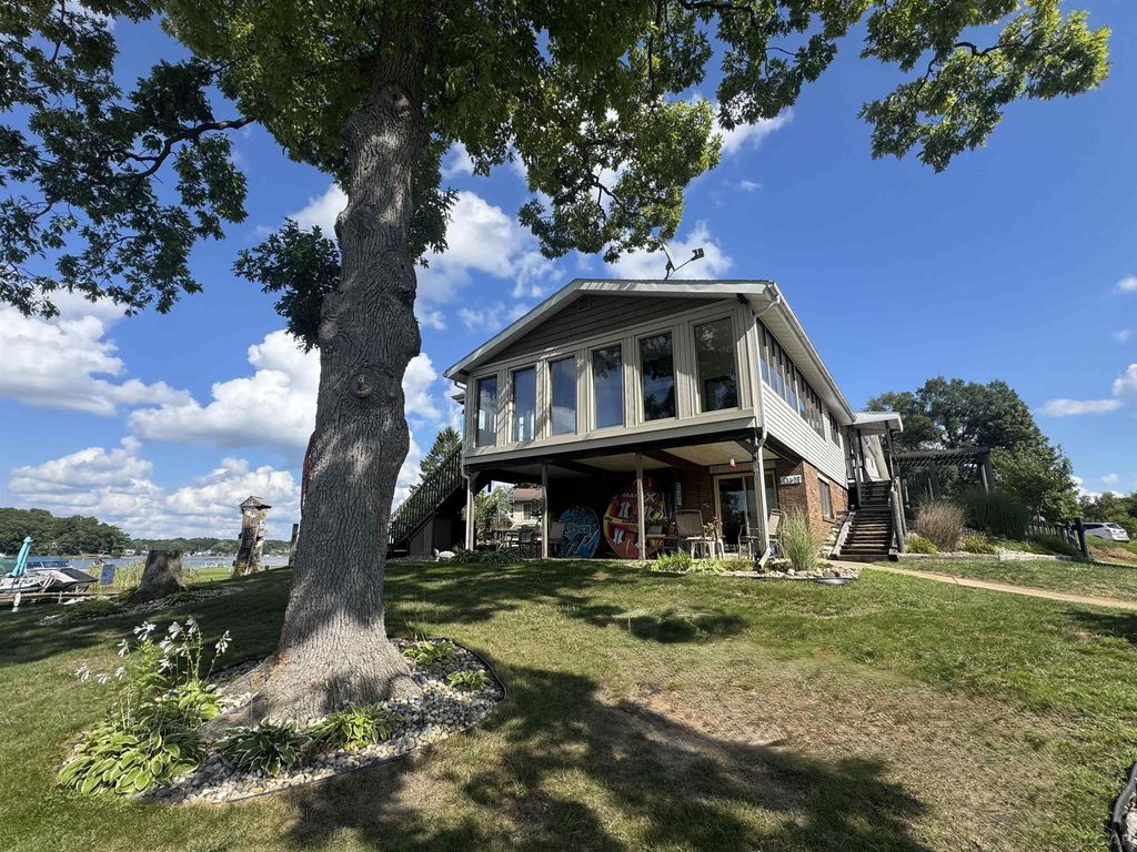11262 Sauk Ln, Somerset township