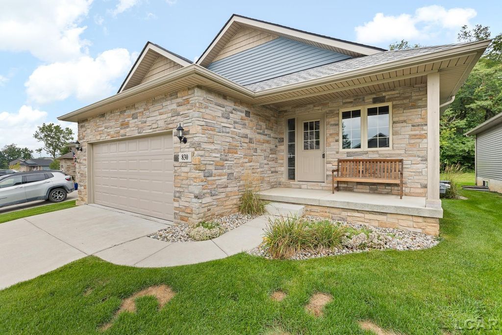 830 War Bonnet Dr St, Tecumseh