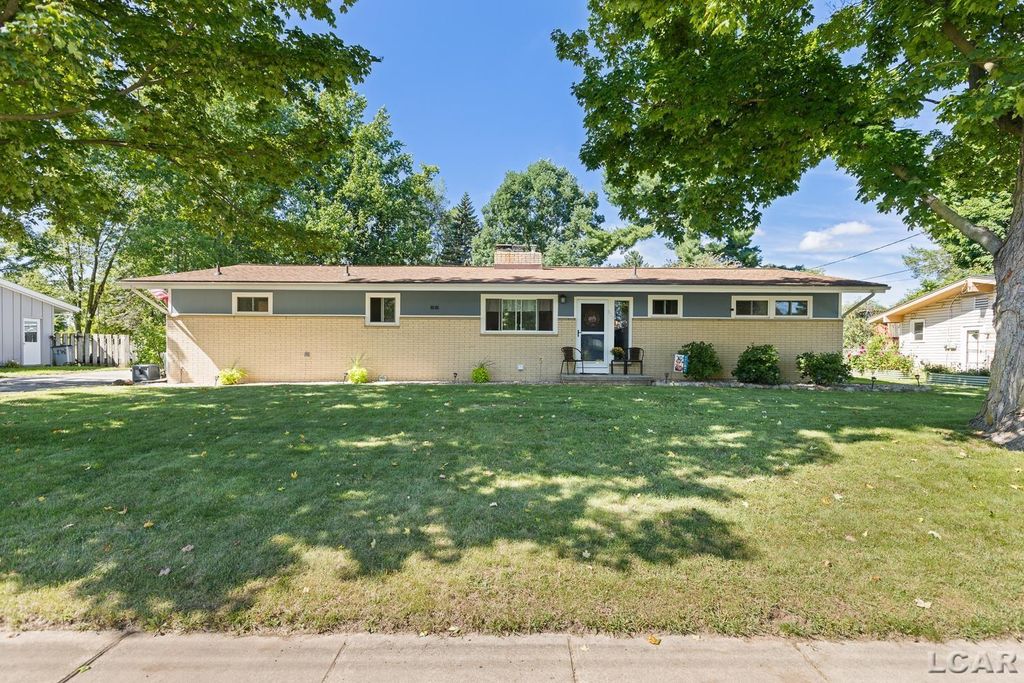 503 Seminole Dr, Tecumseh