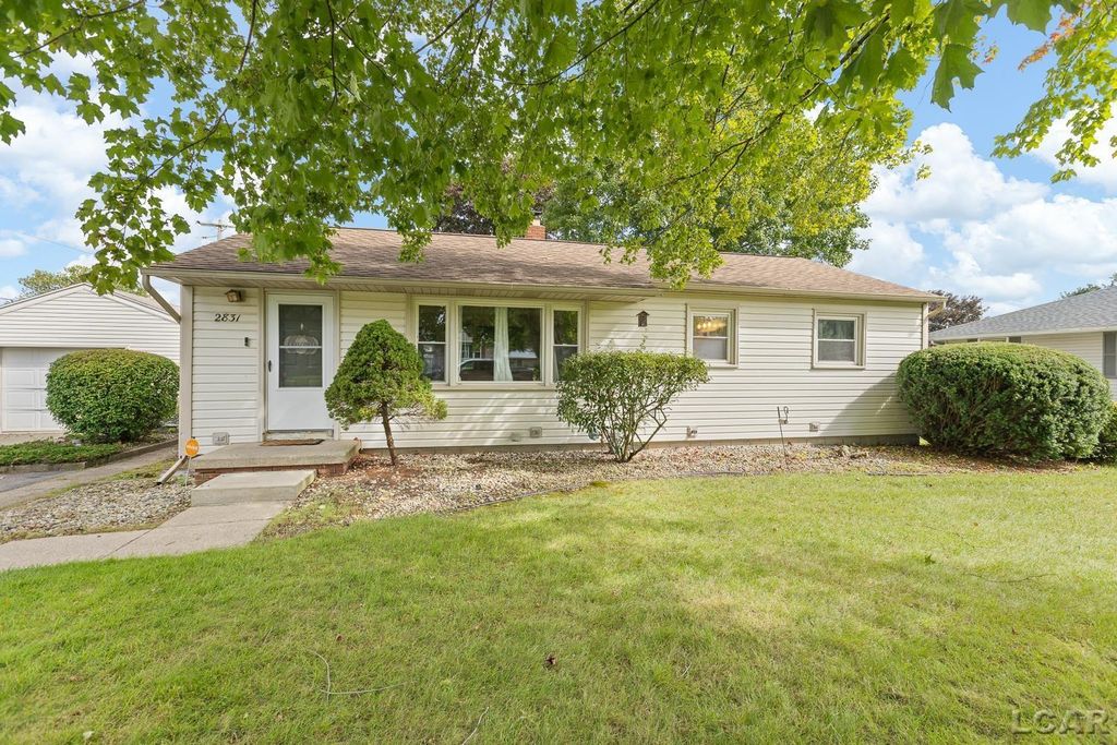 2831 Park Dr, Adrian