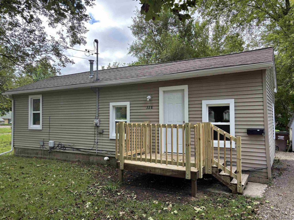 328 Bristol St, Adrian