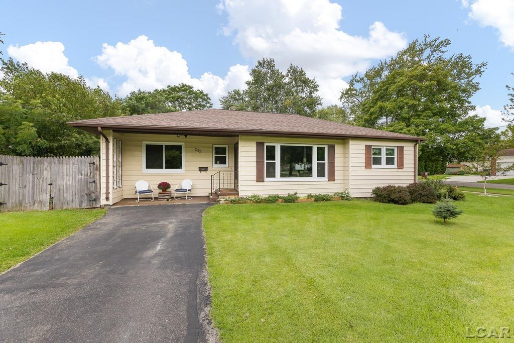 416 S Scott St, Adrian