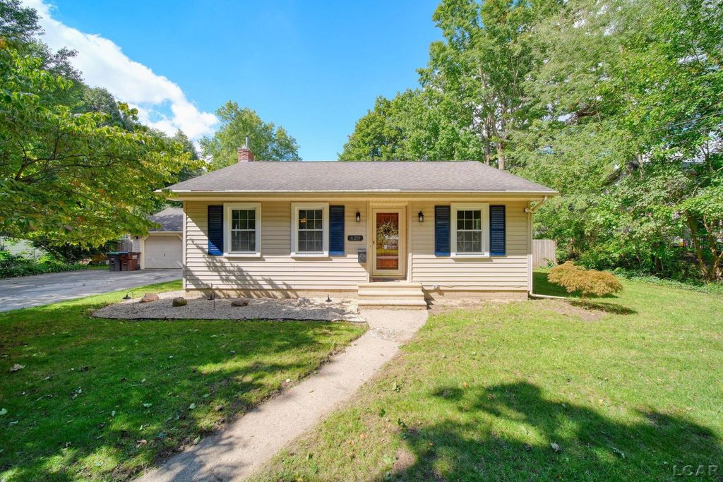 428 S Madison St, Adrian