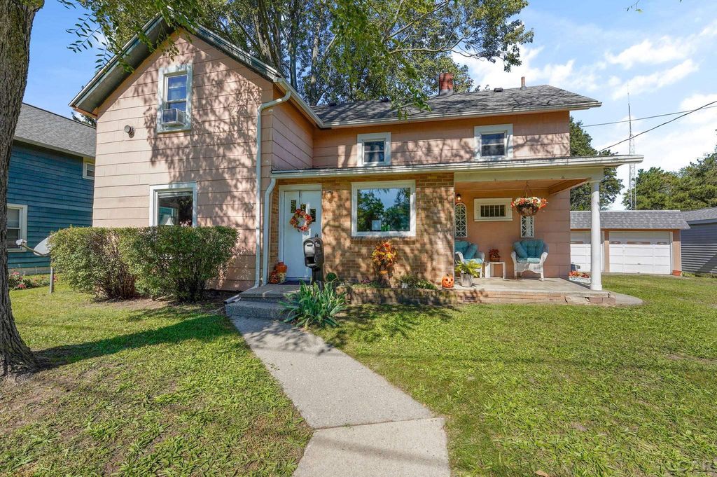117 Railroad St, Blissfield