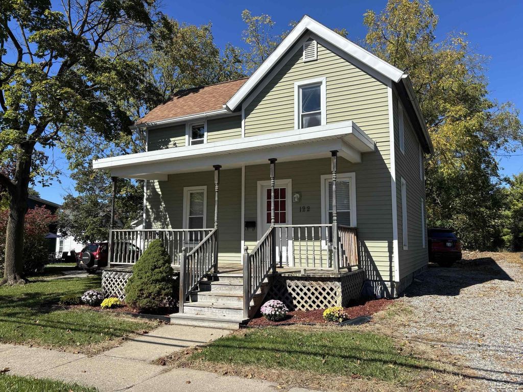 122 W Beecher St, Adrian