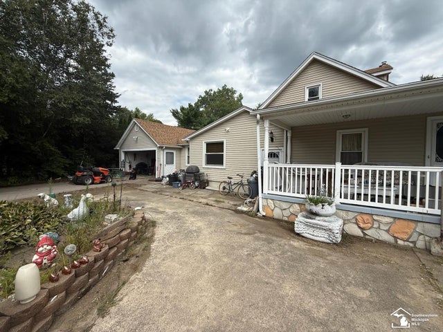 261 Carleton Rockwood Rd, Ash township