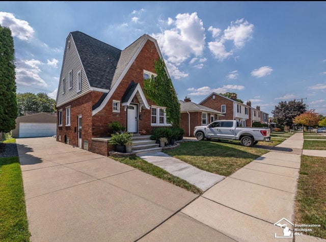 15777 Mclain Ave, Allen Park city