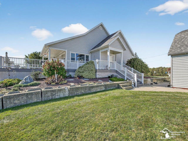 7370 Perch Dr, Erie township