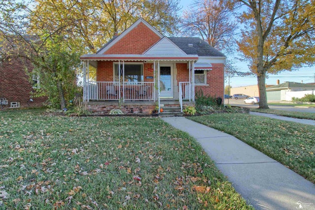 13381 Callender St, Southgate city
