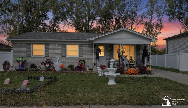 25185 Superior Rd, Taylor city