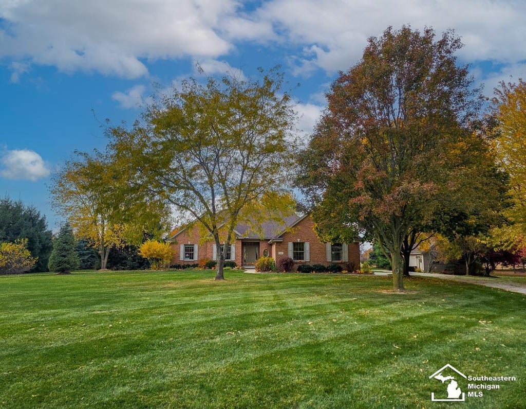1405 Baldwin Rd, Raisinville township