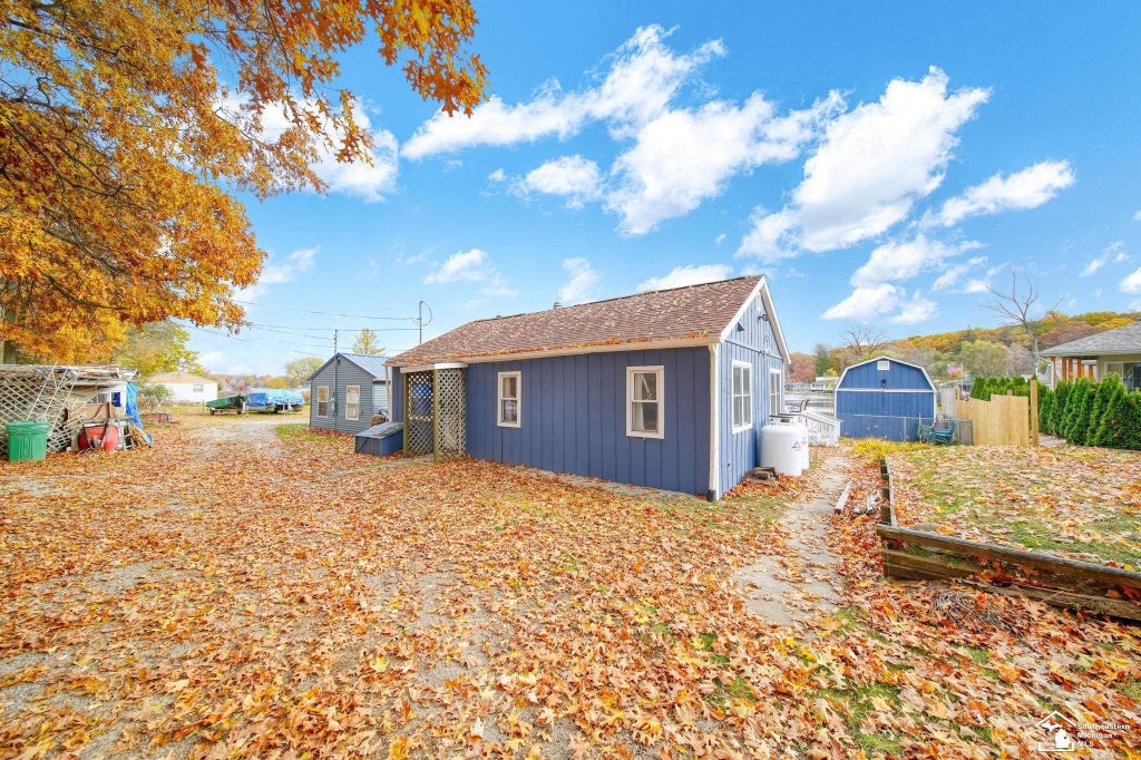 9500 Humphrey Rd, Hillsdale township