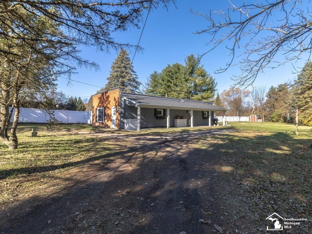 1550 E Erie Rd, Erie township