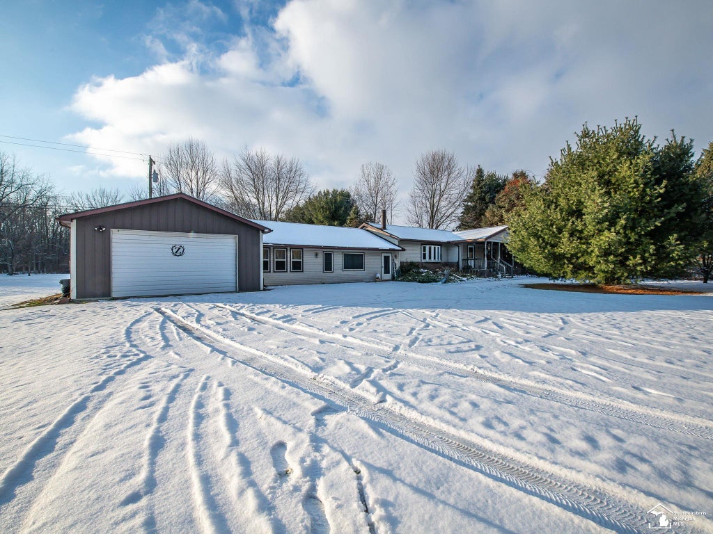 2710 Wells Rd, Summerfield township