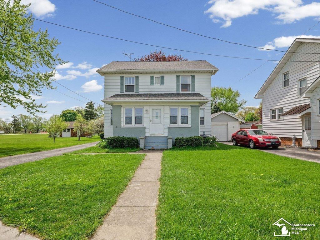 2361 Manhattan St, Erie township
