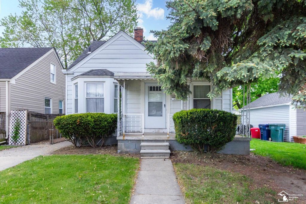 2169 Cicotte Ave, Lincoln Park city