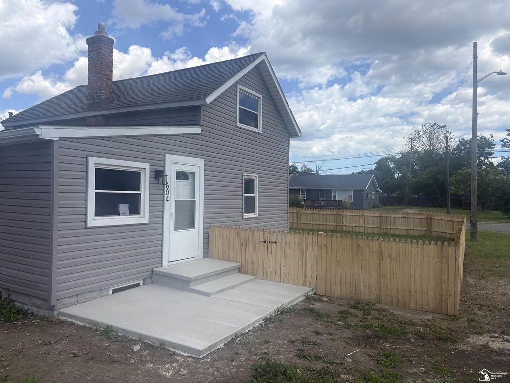 604 W 10th St, Monroe