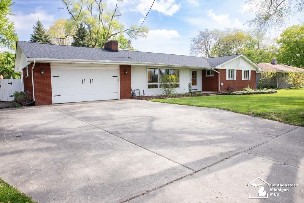 4666 E Dunbar Rd Rd, Monroe charter township